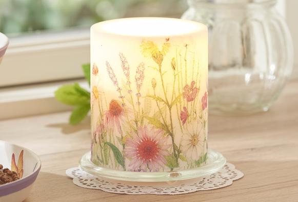 Create candles with the<protected> napkin technique