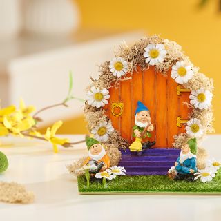 Porte miniature et nains sympathiques