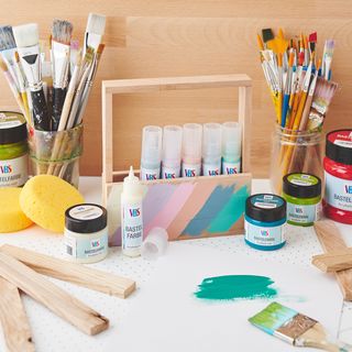 Handle basket made from craft blocks