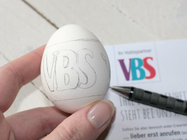 Easily paint Easter eggs yourself