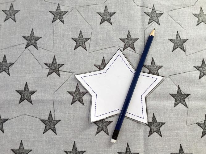 Transférer et Découper le Patron du Calendrier de l'Avent