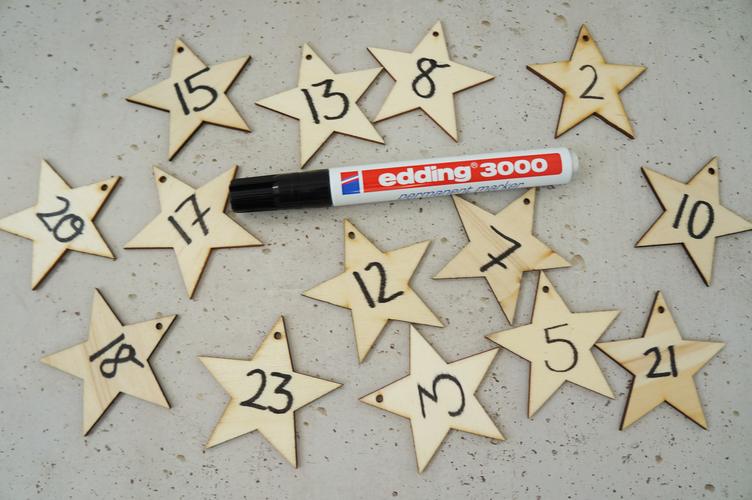 Étiqueter les Étoiles du Calendrier avec des Numéros