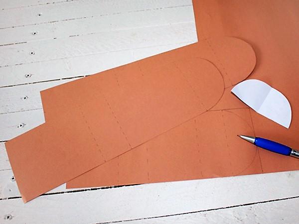 Emballage Lapin de Pâques : Découper Emballage cadeau lapin de Pâques facile à réaliser en carton, aussi pour les enfants