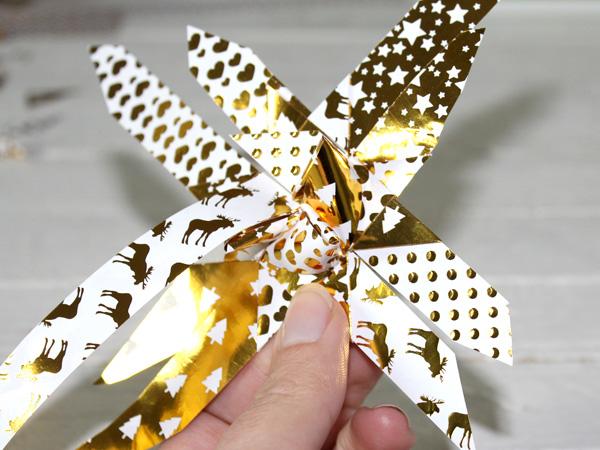 Guirlande lumineuse de Noël faite de Fröbelsterns guide gratuit