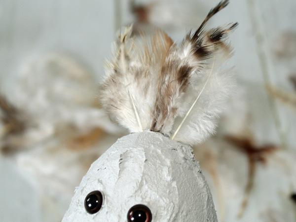 Poussins au look béton à partir d'œufs en polystyrène