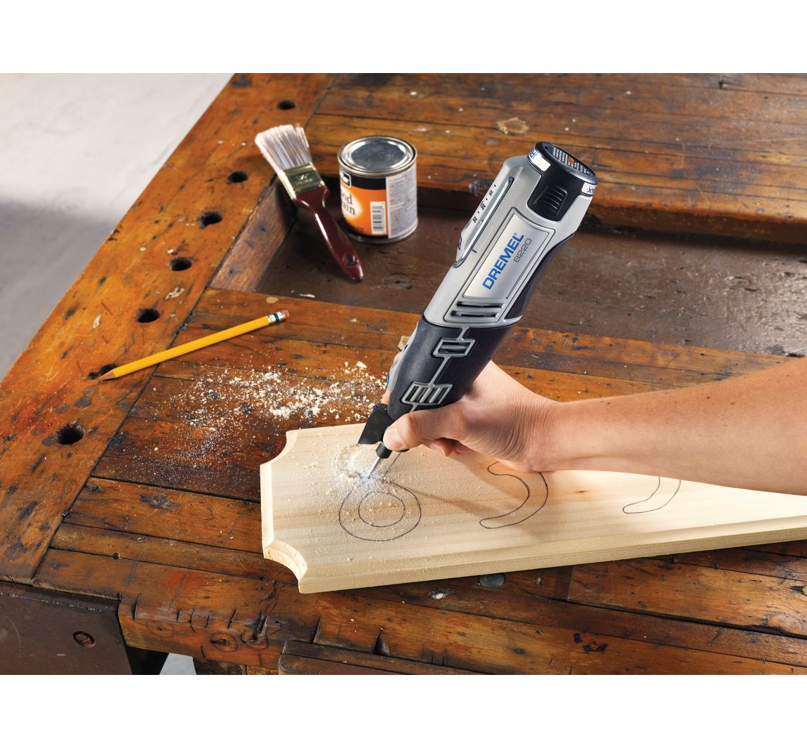 Outil Du Graveur Sur Bois 5 Lettres Outil multifonction Dremel 8220, sans fil, 5 accessoires | Loisirs