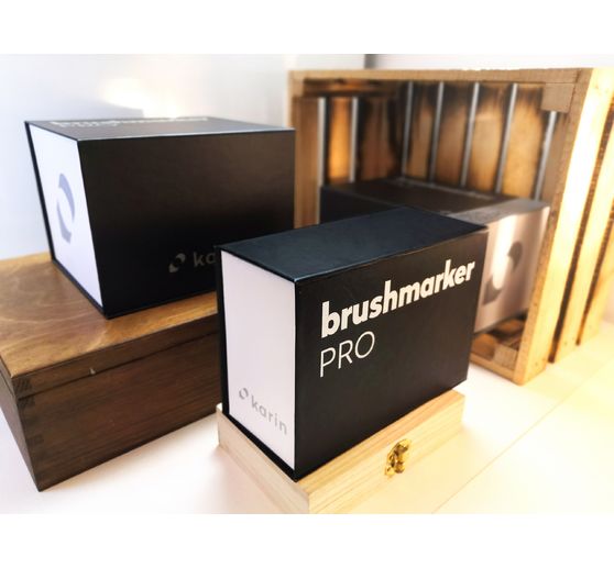 Brushmarker PRO Karin Mini Box – set 26 couleurs + blender 