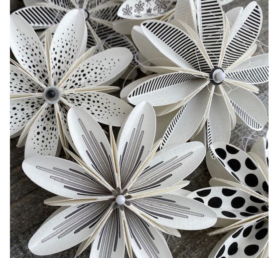 Gabarit de découpe pour fleurs à plier « M »