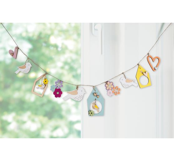 Guirlande en bois et assortiment de breloques « Vogel & Co »