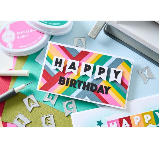 Sizzix Thinlits gabarit d'estampe "Birthday Bunting by Catherine Pooler"