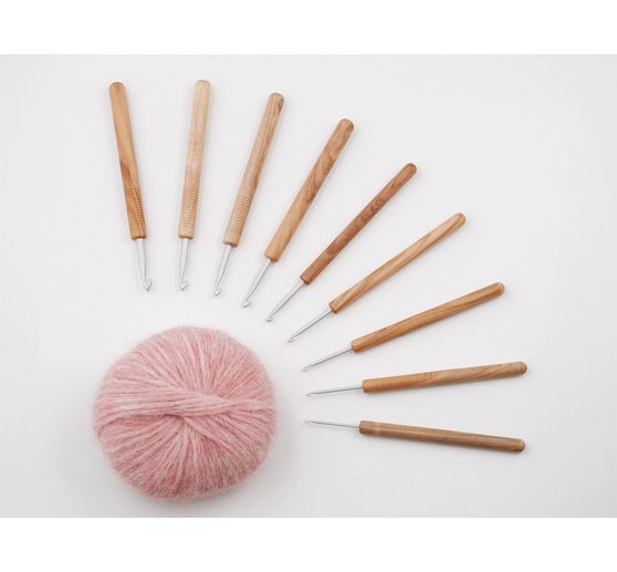 addi Crochet hook with olive wood handle
