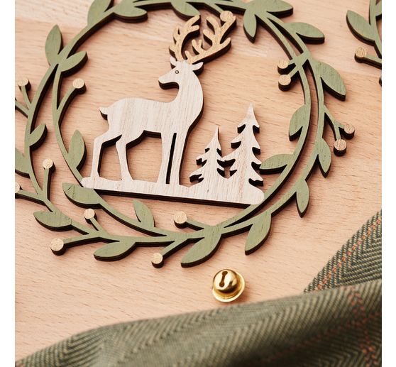 Décorations à suspendre en bois VBS « Lutin et renne », set de 2