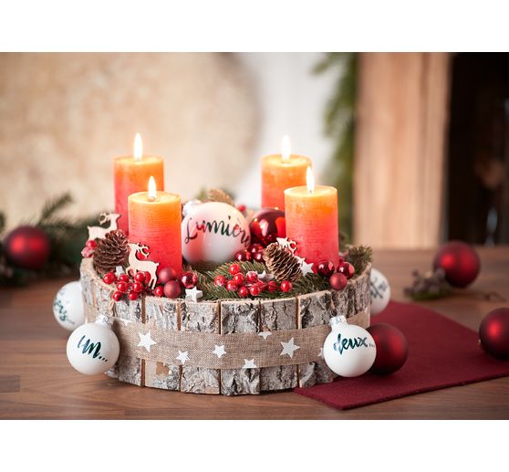 Branche de sapin avec baies et pommes de pin VBS, 4 pc.