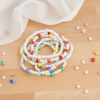 Armbänder aus Glasschlifperlen