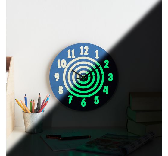 Quartz clockwork with hands