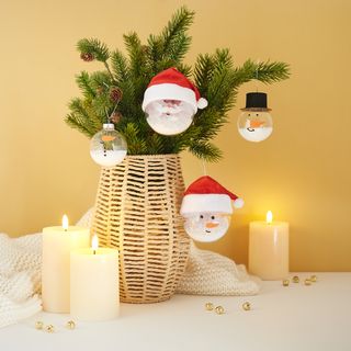 boules de No&euml;l en P&egrave;re No&euml;l/bonhomme de neige
